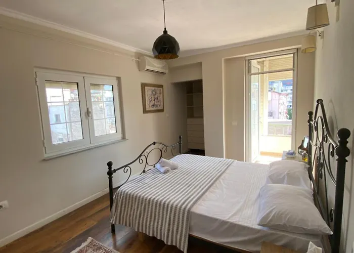 Center Penthouse شقة تيرانا