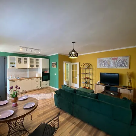 Center Penthouse