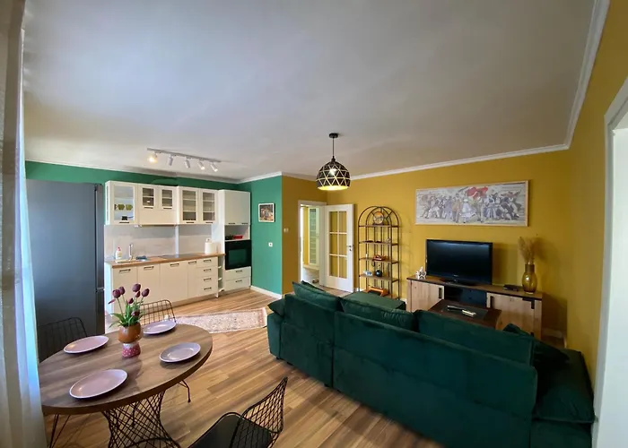 Center Penthouse